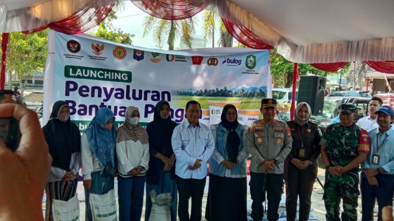 Dandim 1015/Sampit Hadiri Gerakan Pangan Murah dan Launching Penyaluran Bantuan Pangan Beras