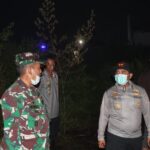 Dandim 1015/Sampit Bersama Kapolres Kotim Terjun Langsung Padamkan Api Karhutla