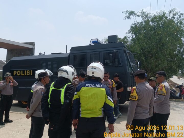Polres Bogor Atasi Polusi Debu Parungpanjang Dengan Menurunkan Water Cannon