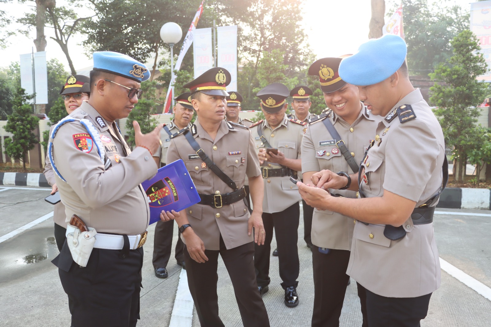 Sipropam Polresta Tangerang Cek HP Personel Terkait Judi Online Usai Upacara Hari Juang Polri