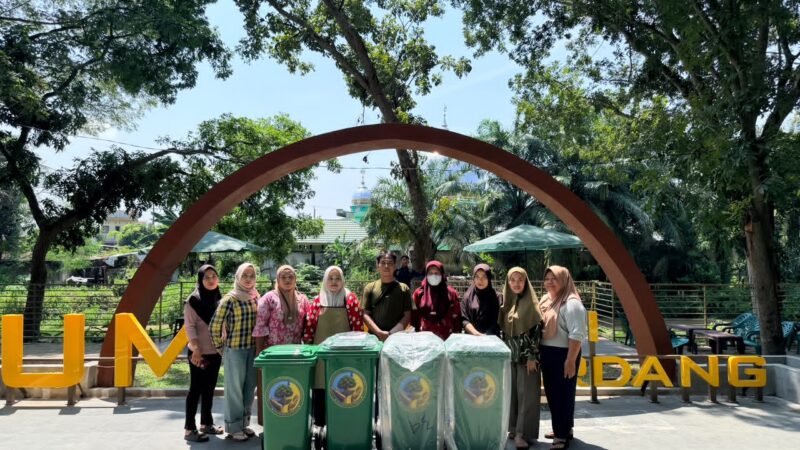 PALEM DAS Indonesia Salurkan Bantuan 4 Unit Tong Sampah ke UMKM Center Deli Serdang