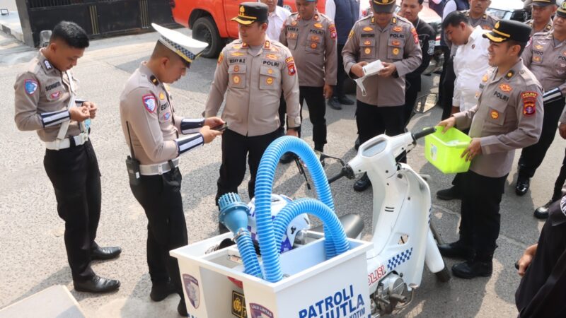 Siaga Penuh Kapolres Kotim Cek Kesiapan Pemadaman Kebakaran dan Bagikan APD Serta Vitamin Untuk Personel