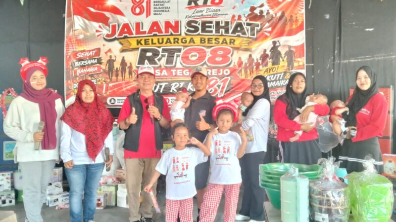 ANAK EMPAT BULAN DAN LANSIA 70 TAHUN KE ATAS MEWARNAI JALAN SEHAT HUT RI KE-81 TAHUN