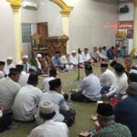 JAMAAH MASJID AL MUA’WANAH RT.12 TEGAL REJO MEMPERINGATI MAULID NABI MUHAMAD S. A. W BERSAMA MASYARAKAT