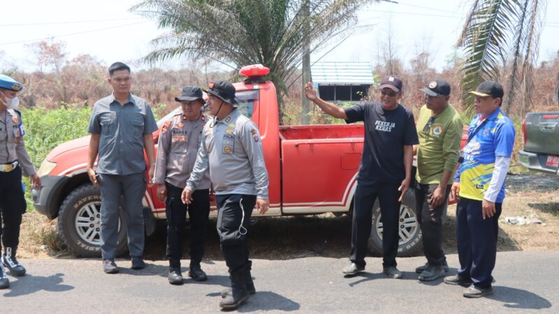 Gotong Royong Padamkan Api, Polres Kotim, TNI dan SOPD Kompak Jinakkan Karhutla di Baamang