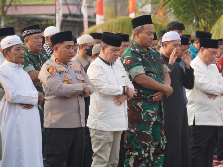 Komandan Kodim 1015/Sampit serta Anggota Kodim 1015/Spt Ikuti Sholat Istisqo