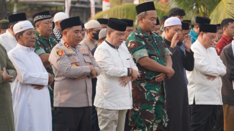Komandan Kodim 1015/Sampit serta Anggota Kodim 1015/Spt Ikuti Sholat Istisqo