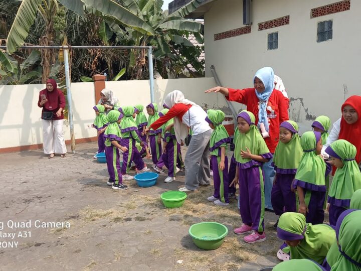 Meriahkan HUT RI ke-81, PAUD KB Al-Ummy Tegal Rejo Gelar “Jumat Berkah” dan Lomba Ceria untuk Anak Usia Dini