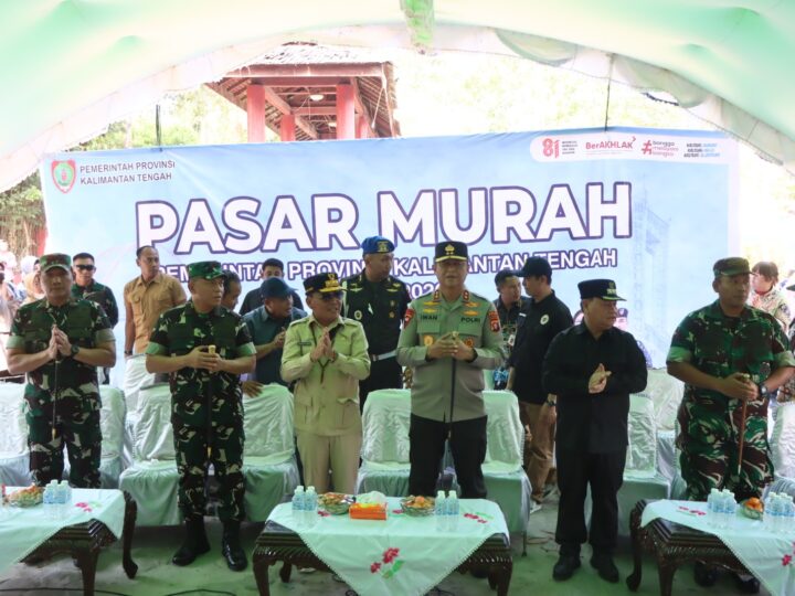 Kapolres Kotim Bersama Forkopimda Sambut Kedatangan Pejabat Utama Kalimantan Tengah Tinjau Pasar Murah Sekaligus Lepas Pendistribusian Air Bersih