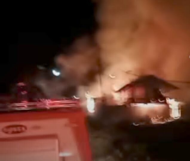 Sijago Merah Melalap Rumah Warga di Kelurahan Baru, Kecamatan Arut Selatan KOBAR
