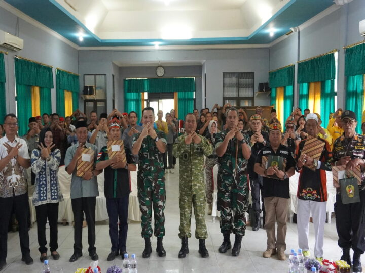 Komandan Kodim 1015/Sampit Dampingi Kapok Sahli Kodam XXII/TB Berikan Sosialisasi Karhutla.