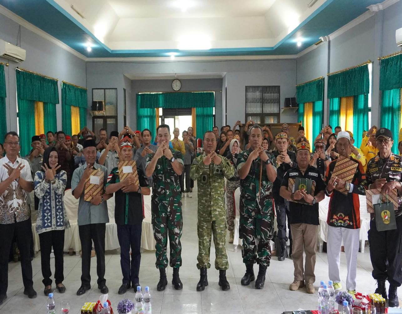 Komandan Kodim 1015/Sampit Dampingi Kapok Sahli Kodam XXII/TB Berikan Sosialisasi Karhutla.
