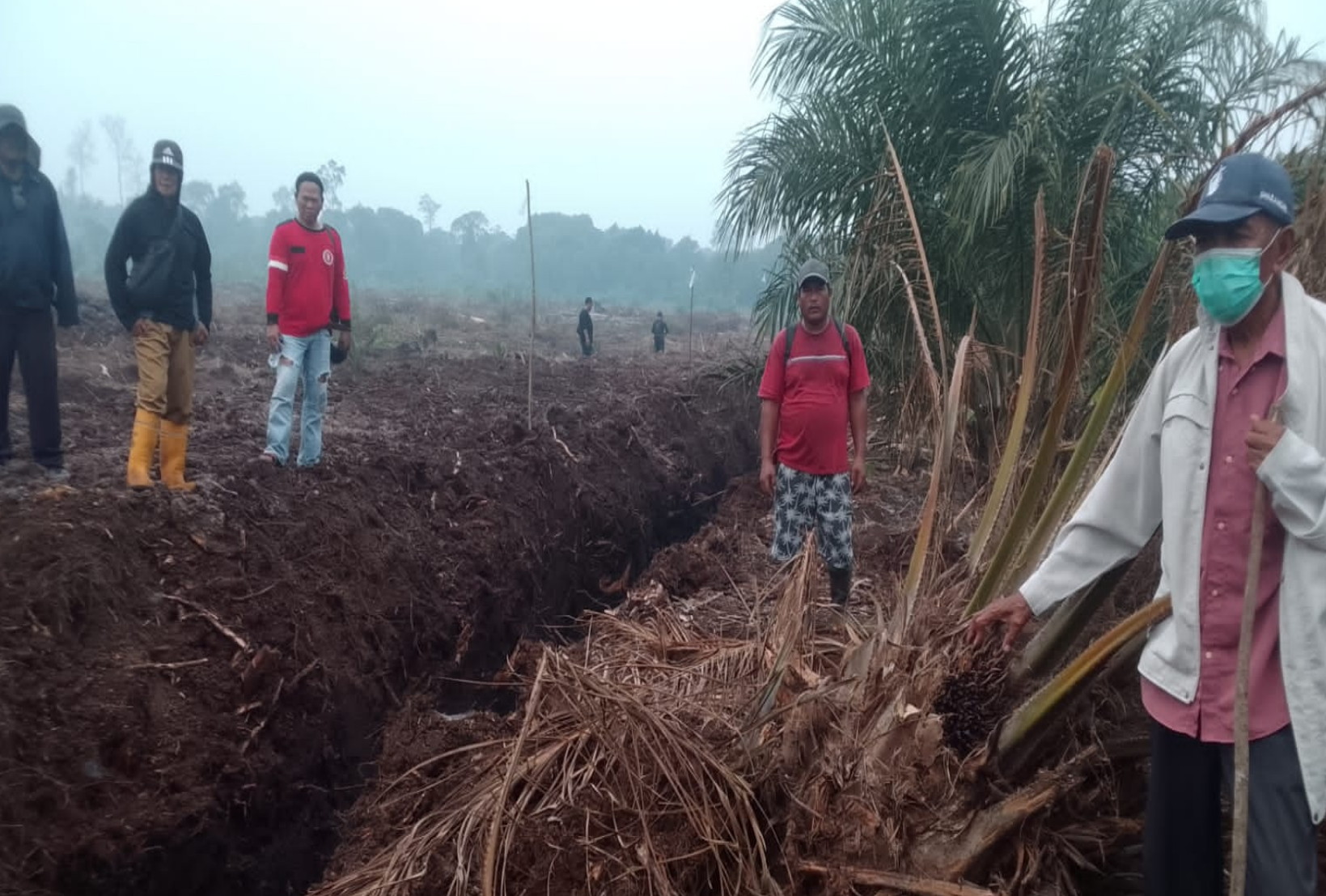 Lurah Raja Seberang Yaumil, S.STP Arahkan Mediasi Damai Sementata Akrius Dkk Warga Kotawaringin Barat yang Merugi dan Cemas Tuntut Keadilan.