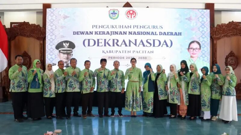 Bupati Indrata Nur Bayuaji Kukuhkan Pengurus Dekranasda Kabupaten Pacitan Periode 2025-2030