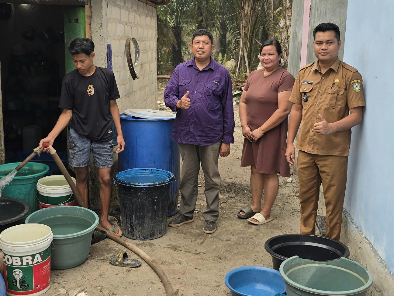 PT. Swadaya Sapta Putra (SSP) Bersama Pemdes Bajarau Salurkan Bantuan Air Bersih untuk Warga Terdampak Kekeringan