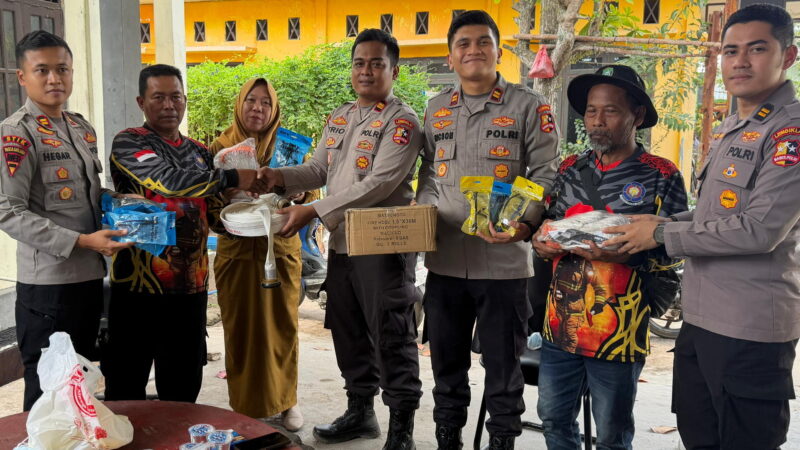 Satgas PTIK Berikan Bantuan Alsus Pemadam Kebakaran kepada Relawan Kelurahan Ketapang