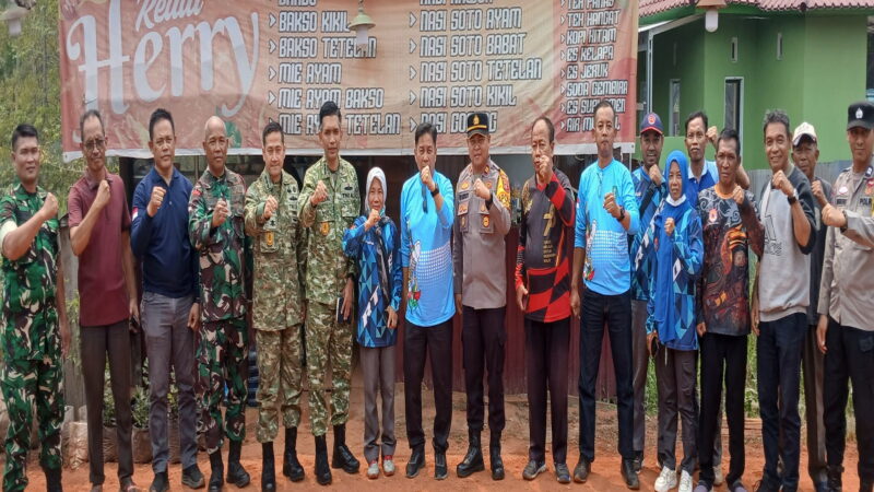 Dandim 1015/Sampit Dampingi Pasis Dikreg LVI Sesko TNI melaksanakan kegiatan Komunikasi Sosial Bersama Forkopimcam Kota Besi