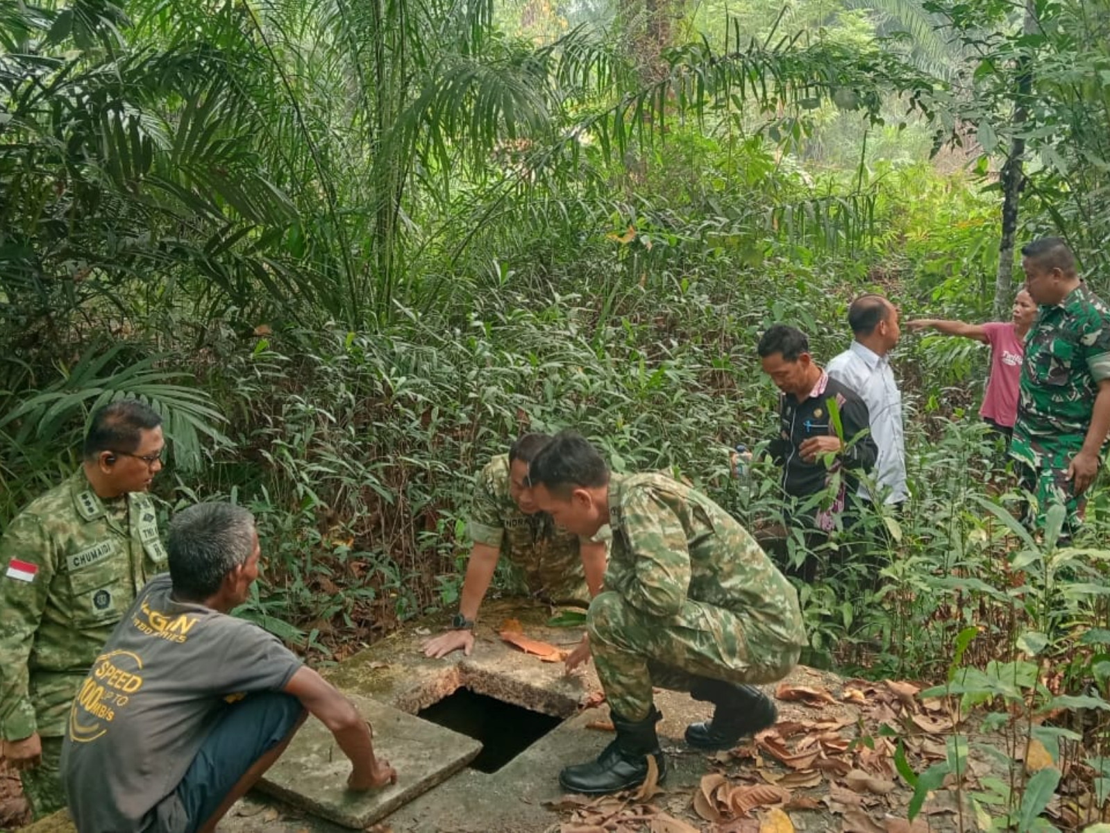Cegah Karhutla dan Krisis Air di Sintang, Satgas TNI Cek Sumber Air Kayan Hilir (fokus pada langkah mitigasi dan peran Satgas).