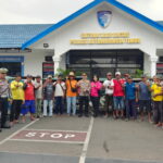 POLRES KOTIM GELAR BAKTI SOSIAL SAMBUT HARI LALU LINTAS KE-71, BAGIKAN SEMBAKO KE OJEK ONLINE