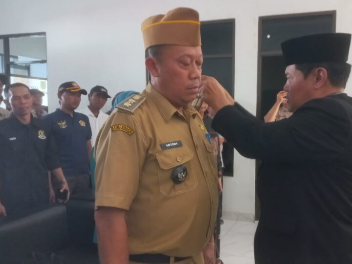 Antoni Subrata Resmi Dilantik dan Diambil Sumpah Jabatan Sebagai Pjs Desa Cikuda Kecamatan Parung Panjang