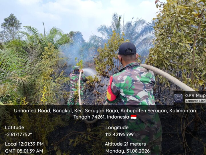Babinsa Koramil 1015-10/Telaga Pulang Berperan Langsung Dalam Penanganan Karhutla di Wilayah