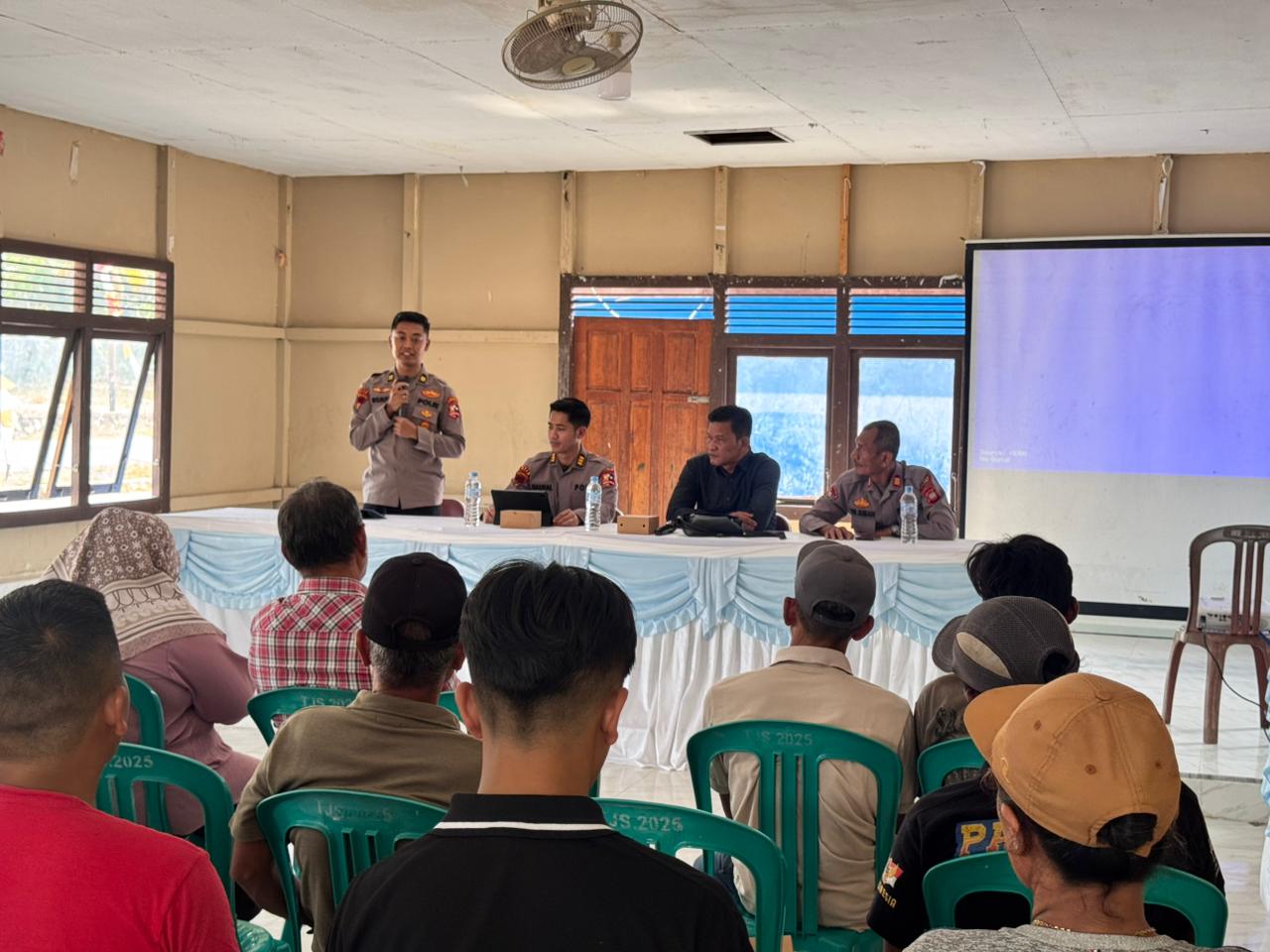 Polres Melawi Polda Kalbar ‘Lemdiklat’ Polri Edukasi Warga Tanjung Sari Cegah Karhutla.