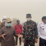 ​Perkuat Sinergi Lintas Sektor, Danrem 121/Abw Tinjau Penanganan Karhutla di Mempawah.