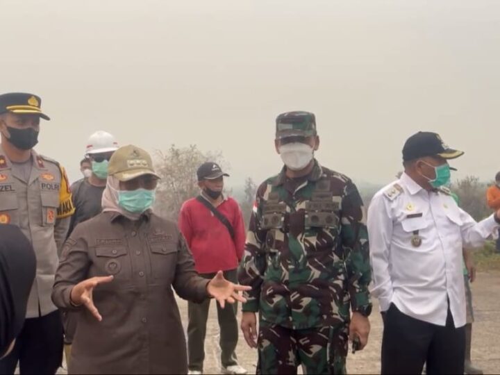 ​Perkuat Sinergi Lintas Sektor, Danrem 121/Abw Tinjau Penanganan Karhutla di Mempawah.