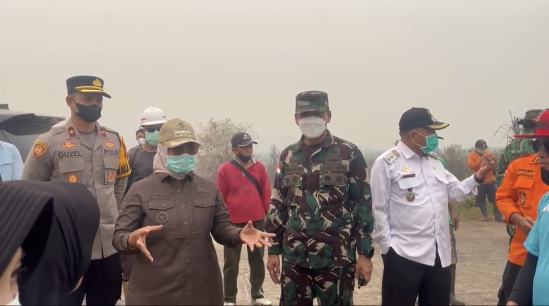 ​Perkuat Sinergi Lintas Sektor, Danrem 121/Abw Tinjau Penanganan Karhutla di Mempawah.