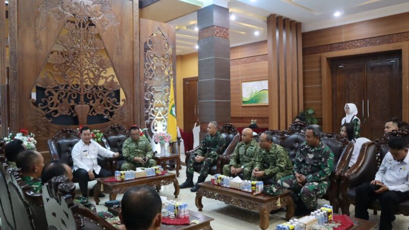 Komandan Kodim 1015/Sampit Bersama Forkopimda Kab. Kotim Sambut Tim Penyuluh Karhutla Mabes TNI dari Mabesal