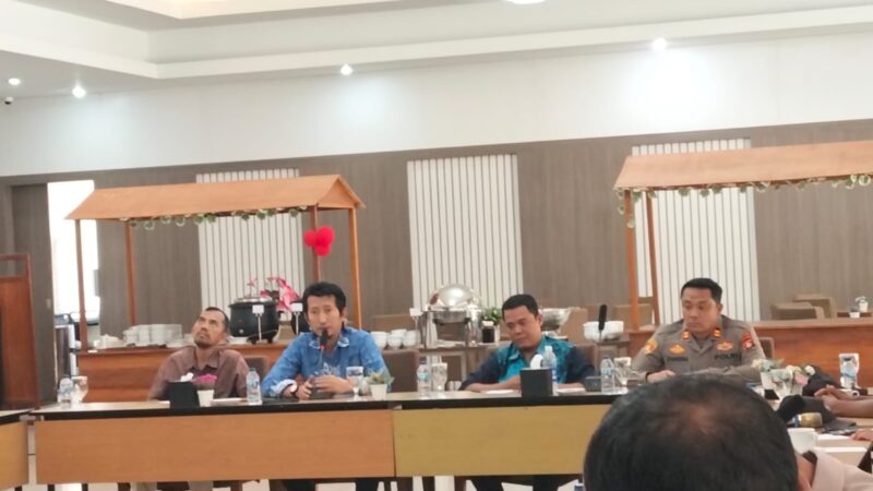DEBU TAMBANG PT. BUKIT ASAM DI BANGKO BARAT MENJADI KELUHAN WARGA RT. 14 TEGAL REJO LAWANG KIDUL