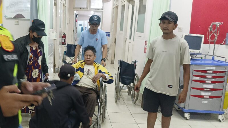 Sikap Spontan Ketua DPRD Muara Enim Deddy Arianto Sutopo, S.Pd Evakuasi Korban Laka Lantas di Depan PLTU Tanjung Enim