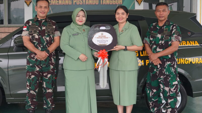 Penyerahan Kendaraan Secara Simbolis Kepada Pemenang Lomba Posyandu Tingkat Pusat, Danrem 121/Abw Berharap Bisa Bermanfaat Bagi Satuan dan Persit.