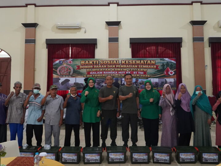 Gelar Bakti Sosial Korem 121/Abw Peringati HUT Ke-81 TNI.