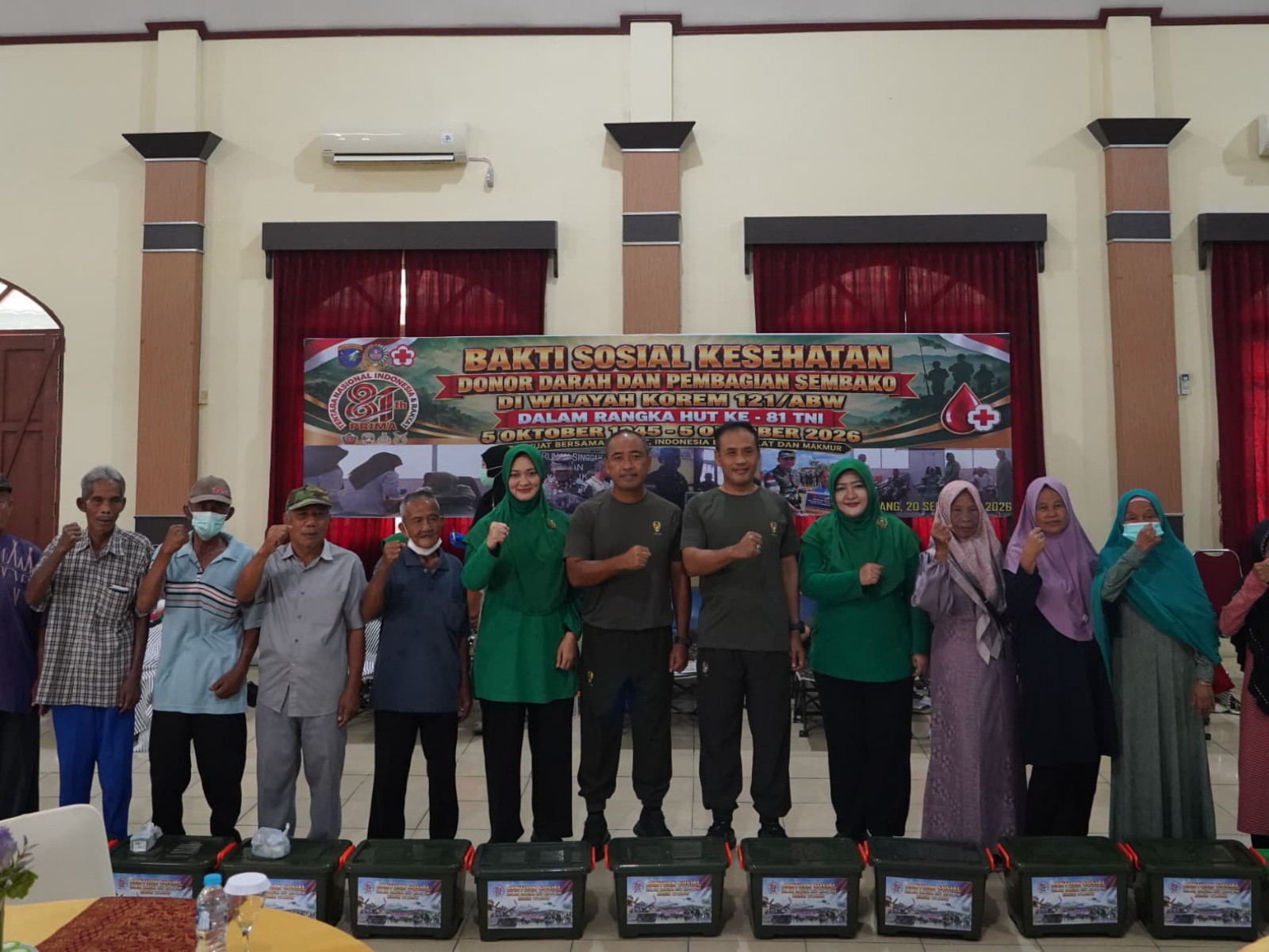 Gelar Bakti Sosial Korem 121/Abw Peringati HUT Ke-81 TNI.