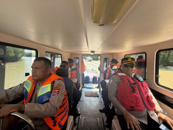 Patroli Laut, Kapolresta Tangerang Sisir Perairan Pulau Cangkir hingga Batas Serang