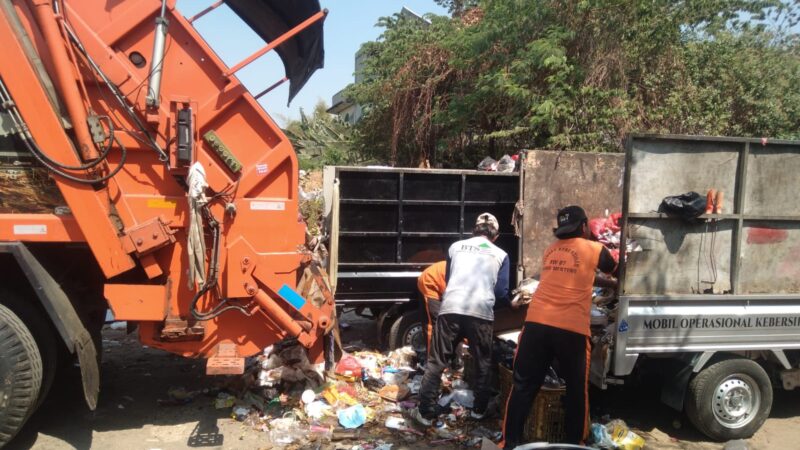 FWJ Indonesia Apreasi Respon Cepat Sudin LH Jakarta Timur,Atas Aduan Masyarakat Sampah Menggunung di TPS Ujung Menteng RW 07