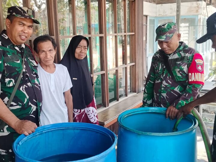 TNI Hadir untuk Rakyat, Kodim 1015/Sampit dan Korem 102/Pjg Salurkan Air Bersih di Desa Jaya Karet