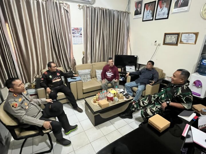 Kapolres Kotim Lakukan Koordinasi Serta Cek Peralatan Karhutla di Kantor BPBD