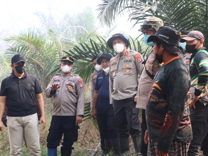 Kapolres Kotim Tinjau Lahan Karhutla di Desa Rawa Sari, Kendala Akses dan Pasang Surut Air Jadi Tantangan