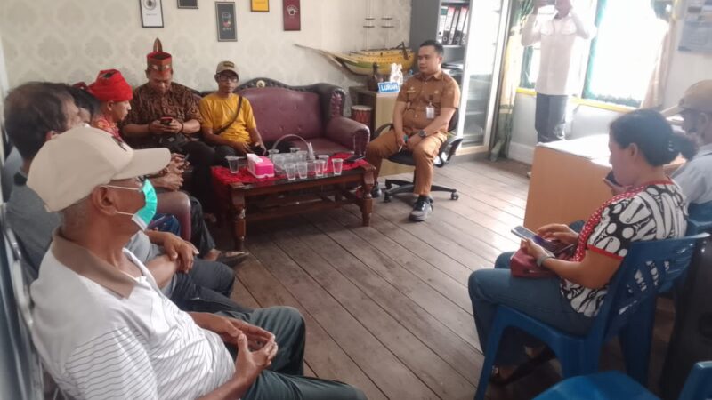 Kebun Sawit Dirusak, Lurah Raja Seberang Yaumil Terima Koordinasi Mantir Adat Dayak dan Warga Korban