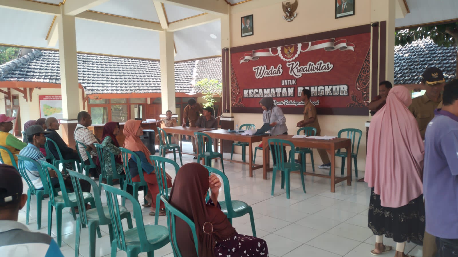 “Pemdes Waruk Tengah Kecamatan Pangkur Ngawi Salurkan BLT DD Periode Juli-September 2026”.