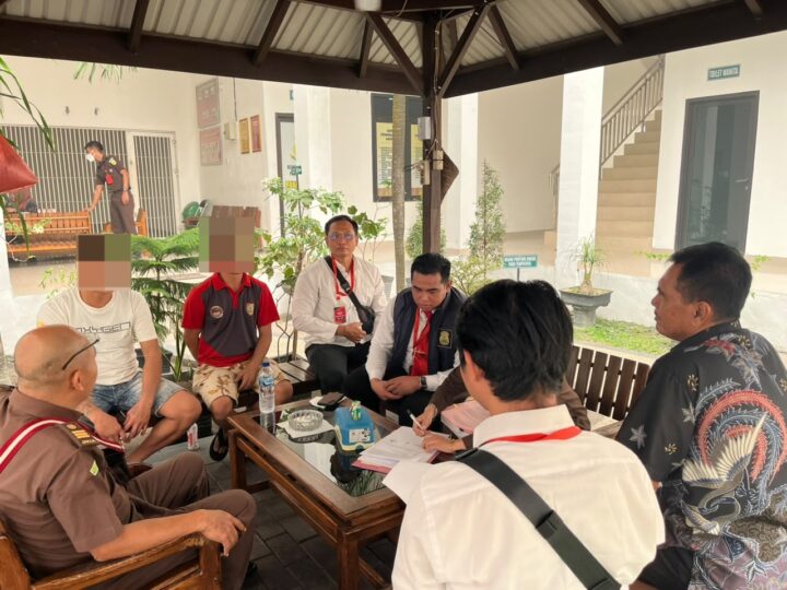 Satreskrim Polresta Palangka Raya Limpahkan Berkas Perkara, Tersangka dan Barang Bukti Kasus Karhutla ke JPU