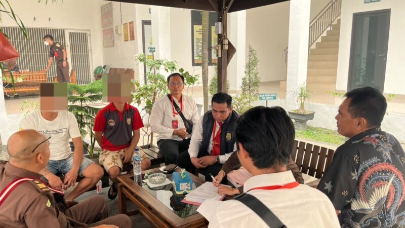 Satreskrim Polresta Palangka Raya Limpahkan Berkas Perkara, Tersangka dan Barang Bukti Kasus Karhutla ke JPU