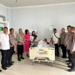 Wujud Kepedulian, Kapolres Kotim Bersama PJU Jenguk Anggota yang Sakit Usai Berjibaku Padamkan Karhutla