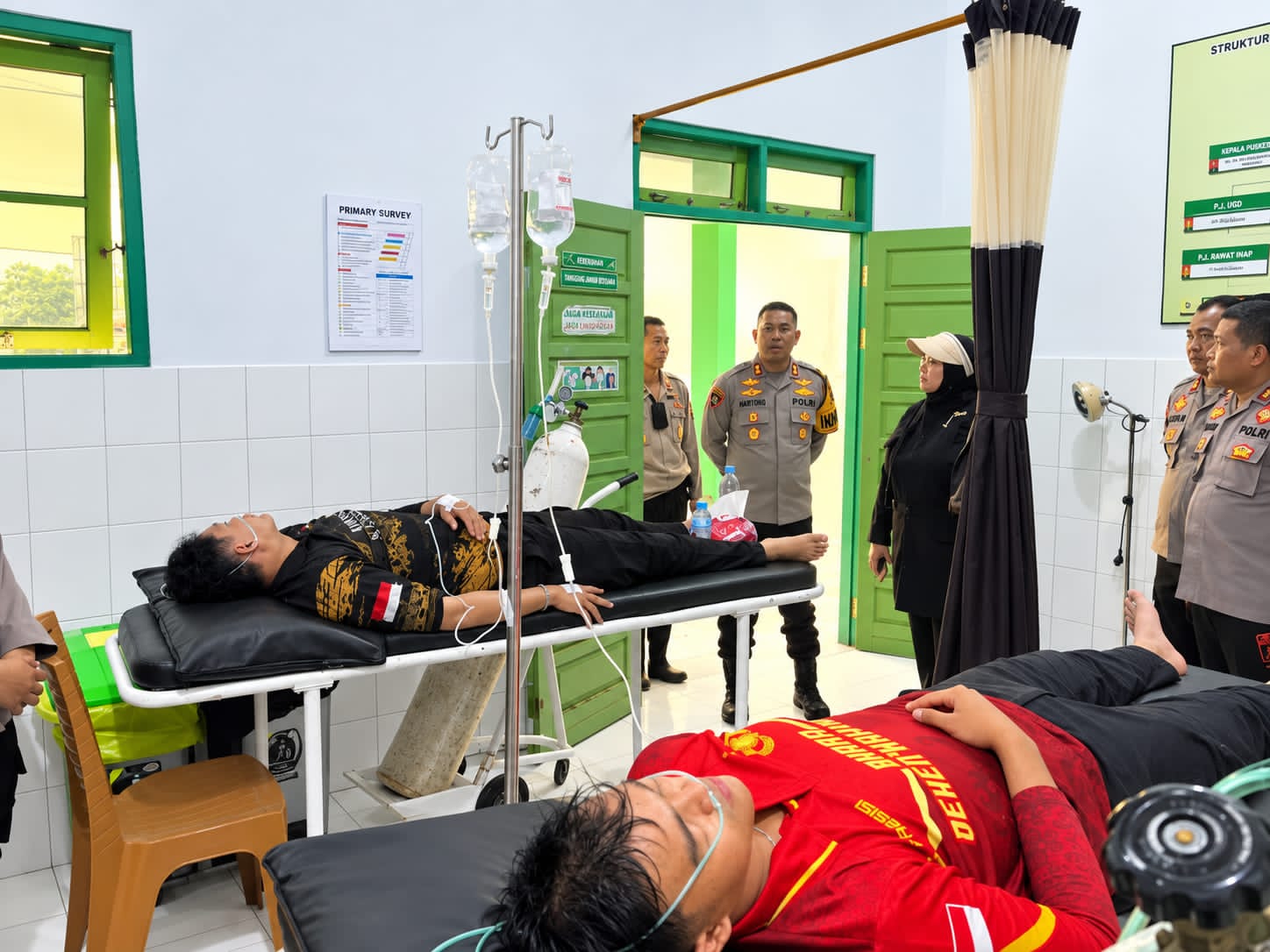 Peduli Kesehatan Anggota, Kapolres Kotim Jenguk Personel yang Sakit Saat Padamkan Karhutla