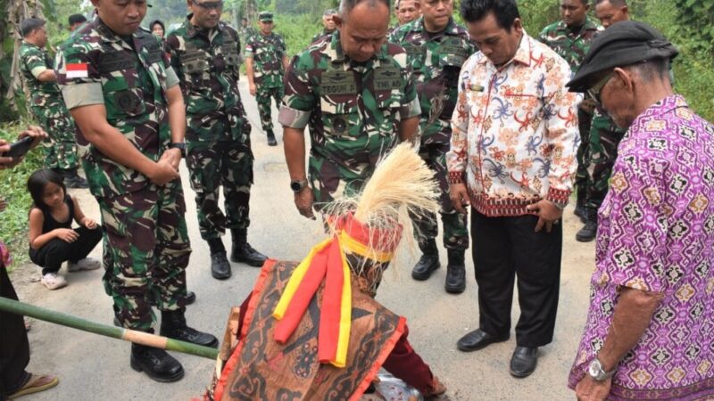 Danrem 121/Abw dampingi Tim Itjenad, Tinjau Pembangunan Rumah Dinas dan Jembatan Beton.