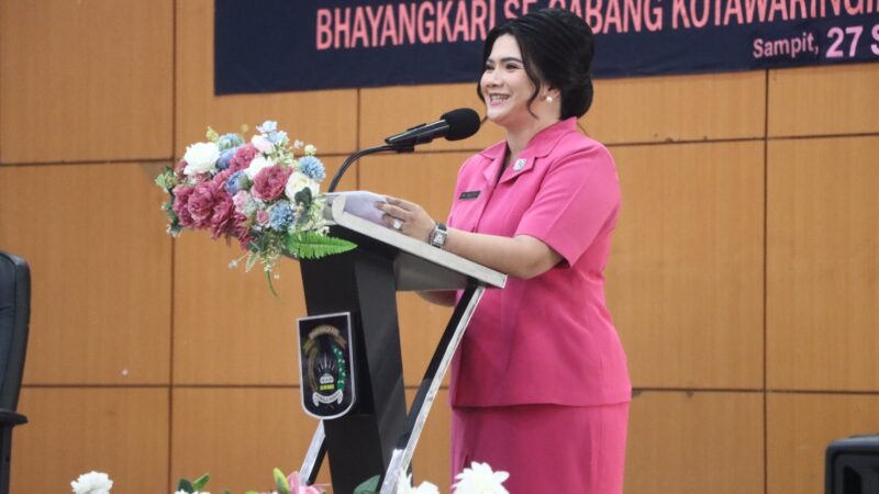 MEMPERERAT SILATURAHMI DAN KEBERSAMAAN MELALUI TATAP MUKA PEMBINA BHAYANGKARI CABANG KOTAWARINGIN TIMUR