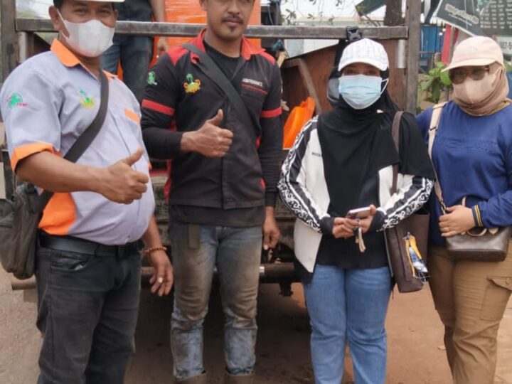 PT. Sawit Mas Parengean Salurkan Bantuan Air Bersih untuk Warga Terdampak Kemarau