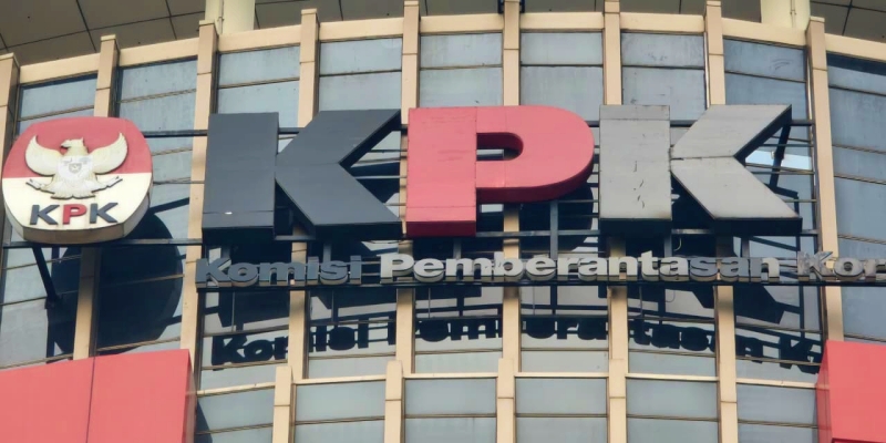KPK Amankan Barang Bukti Uang Rp1 Miliar Dalam OTT Bupati Klaten Jawa Tengah.